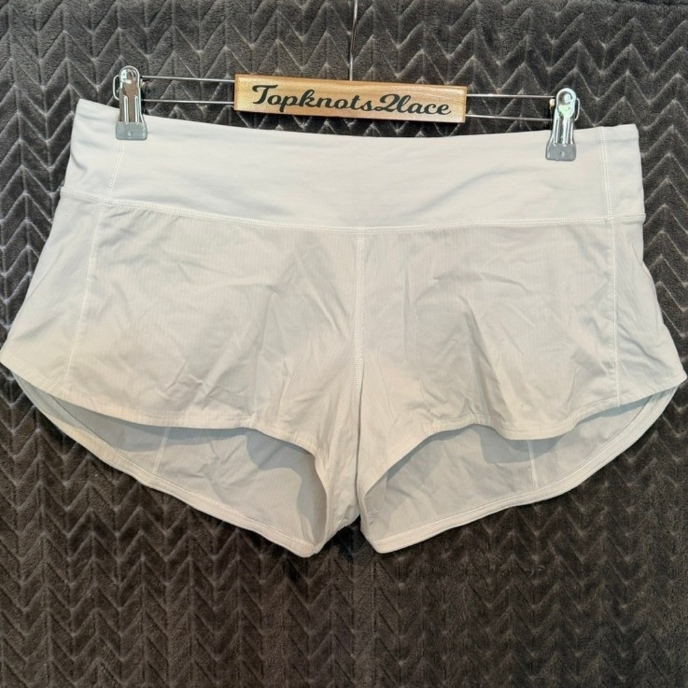 Lululemon Speed Up Short 2.5" Inseam White - Picture 2 of 7